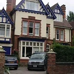 Immaculate Quiet Coach House In Garden Birmingham