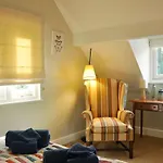 Immaculate Quiet Coach House In Garden Birmingham