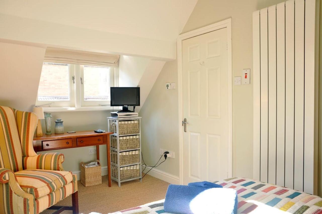 Holiday home Immaculate Quiet Coach House In Garden