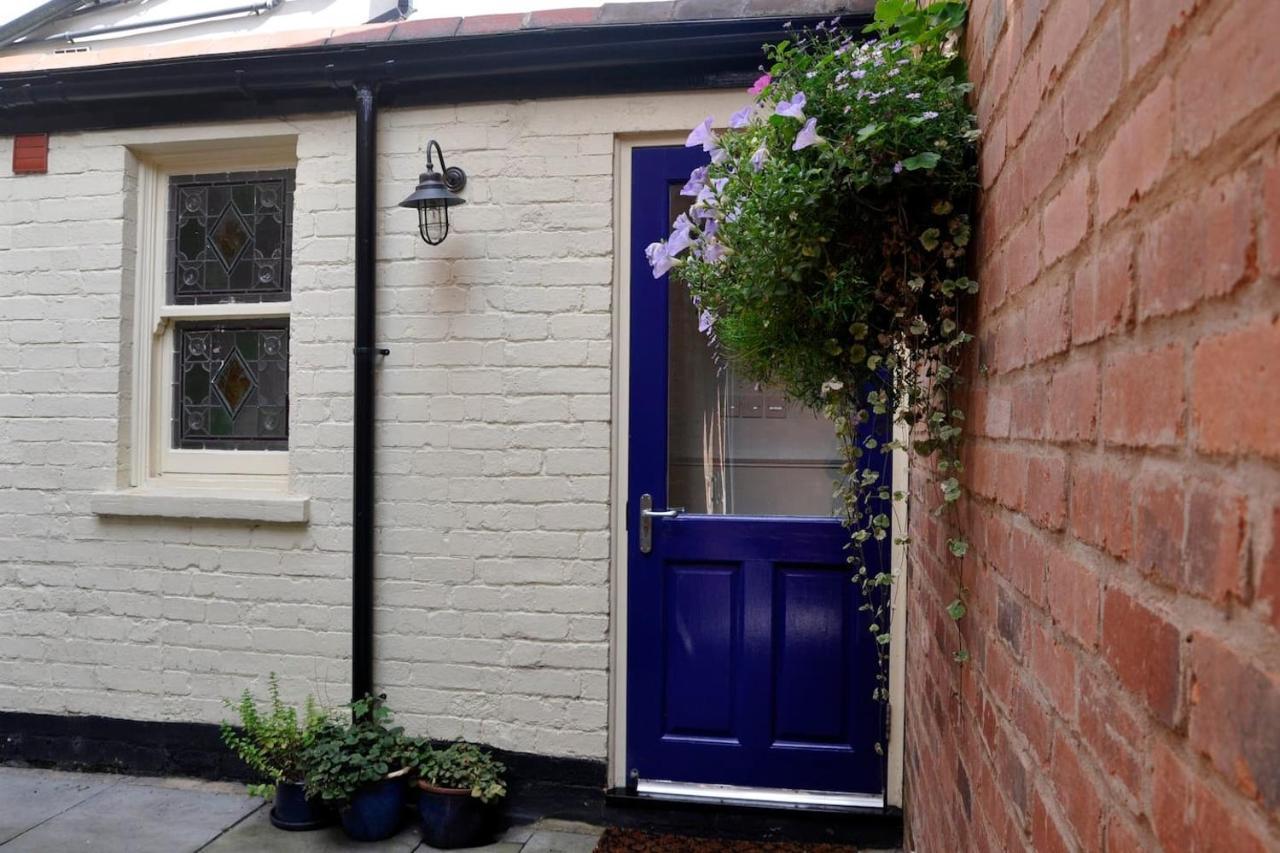 Holiday home Immaculate Quiet Coach House In Garden Birmingham