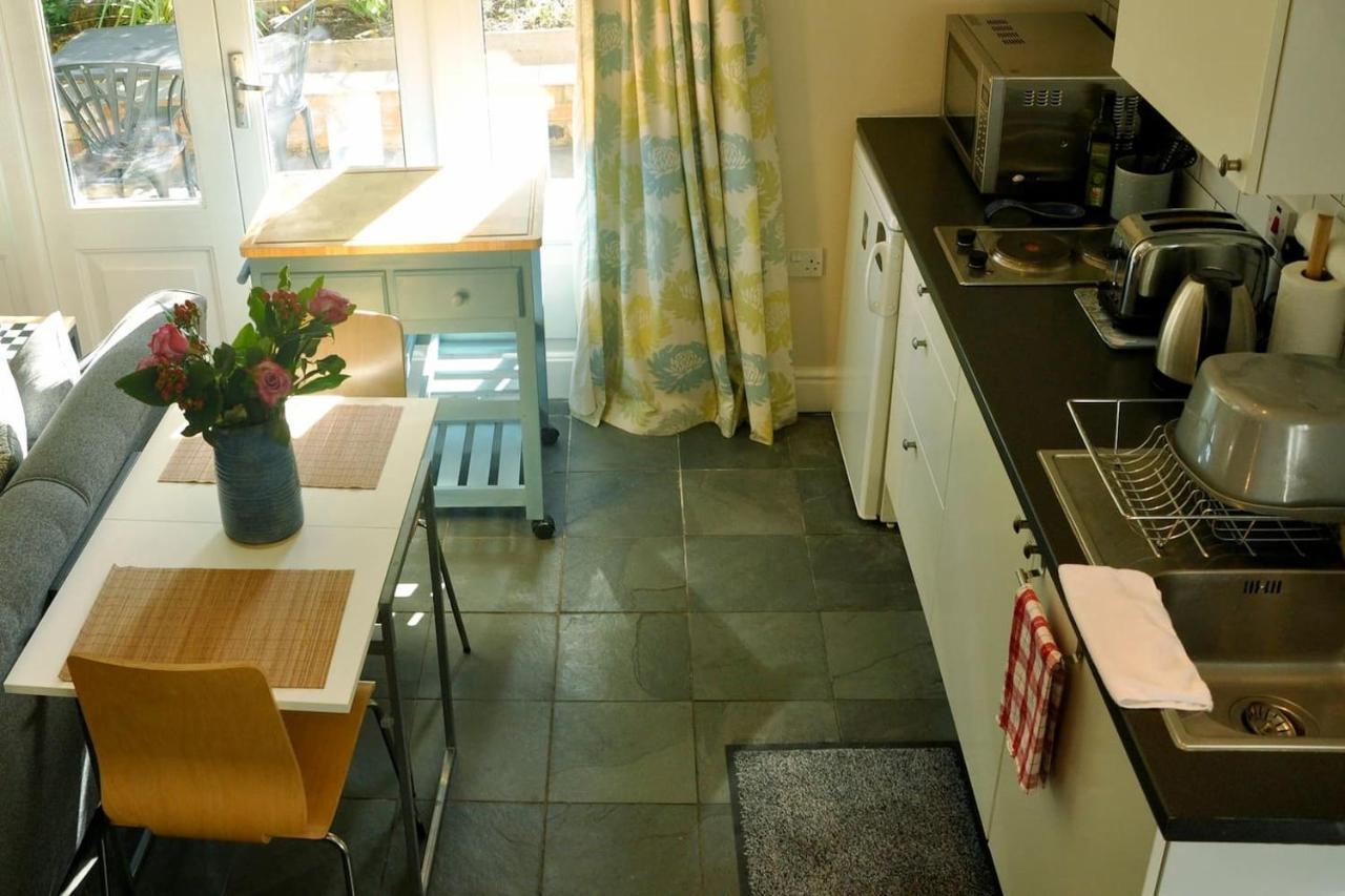 Holiday home Immaculate Quiet Coach House In Garden